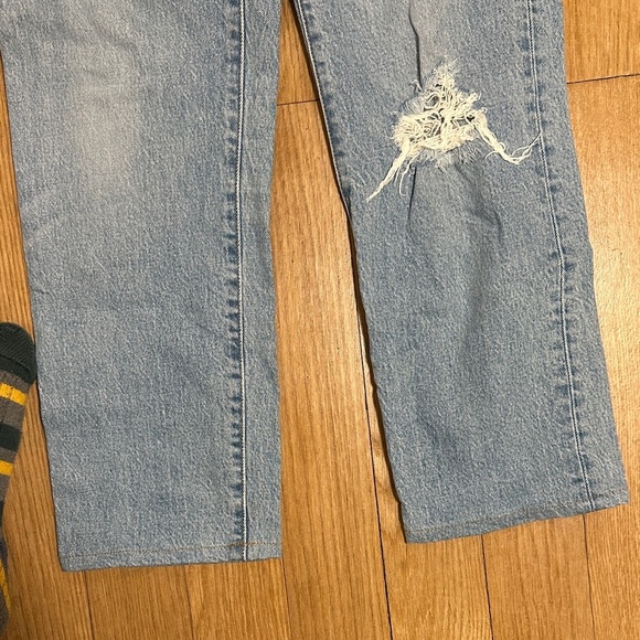 Levi's Light Blue Distressed Mid Rise Straight Jeans - Picture 4 of 6